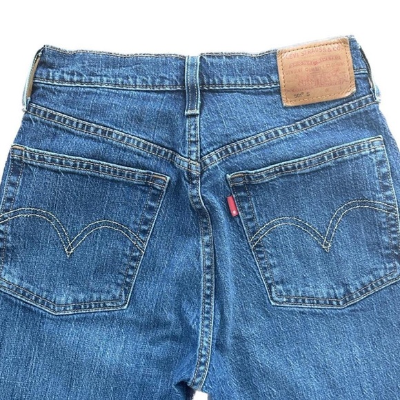 ⭐️LEVI - 501 SKINNY ORIGINAL FIT IN COLOR SHOUT OUT STONE MEDIUM WASH⭐️ - Picture 7 of 7